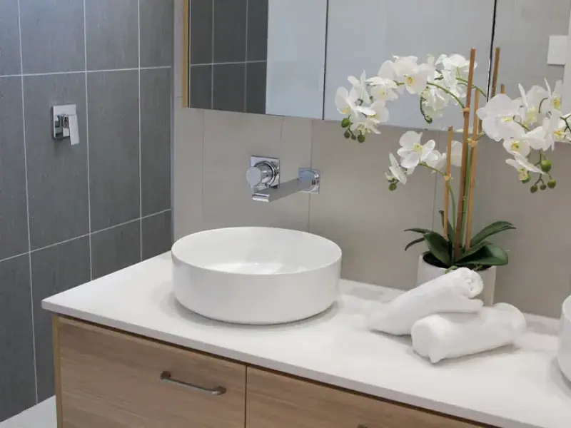Bathroom Mirror Installation in Yarraville, VIC - BathroomRenovationsYarraville.com.au